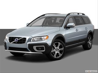 2013 Volvo XC70 Front angle medium view